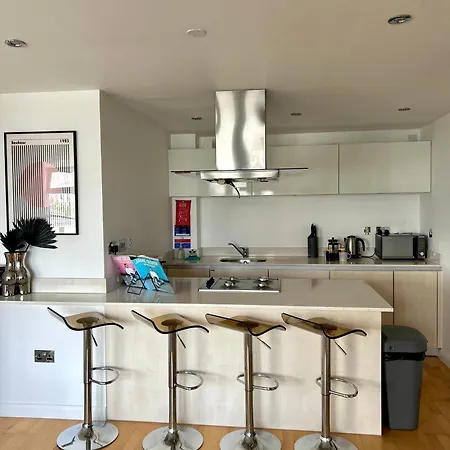 40 Zinc * New Quay